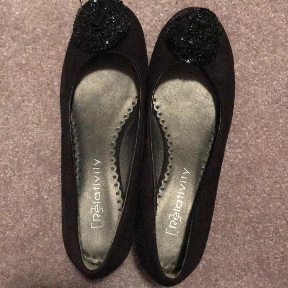 Black wedges